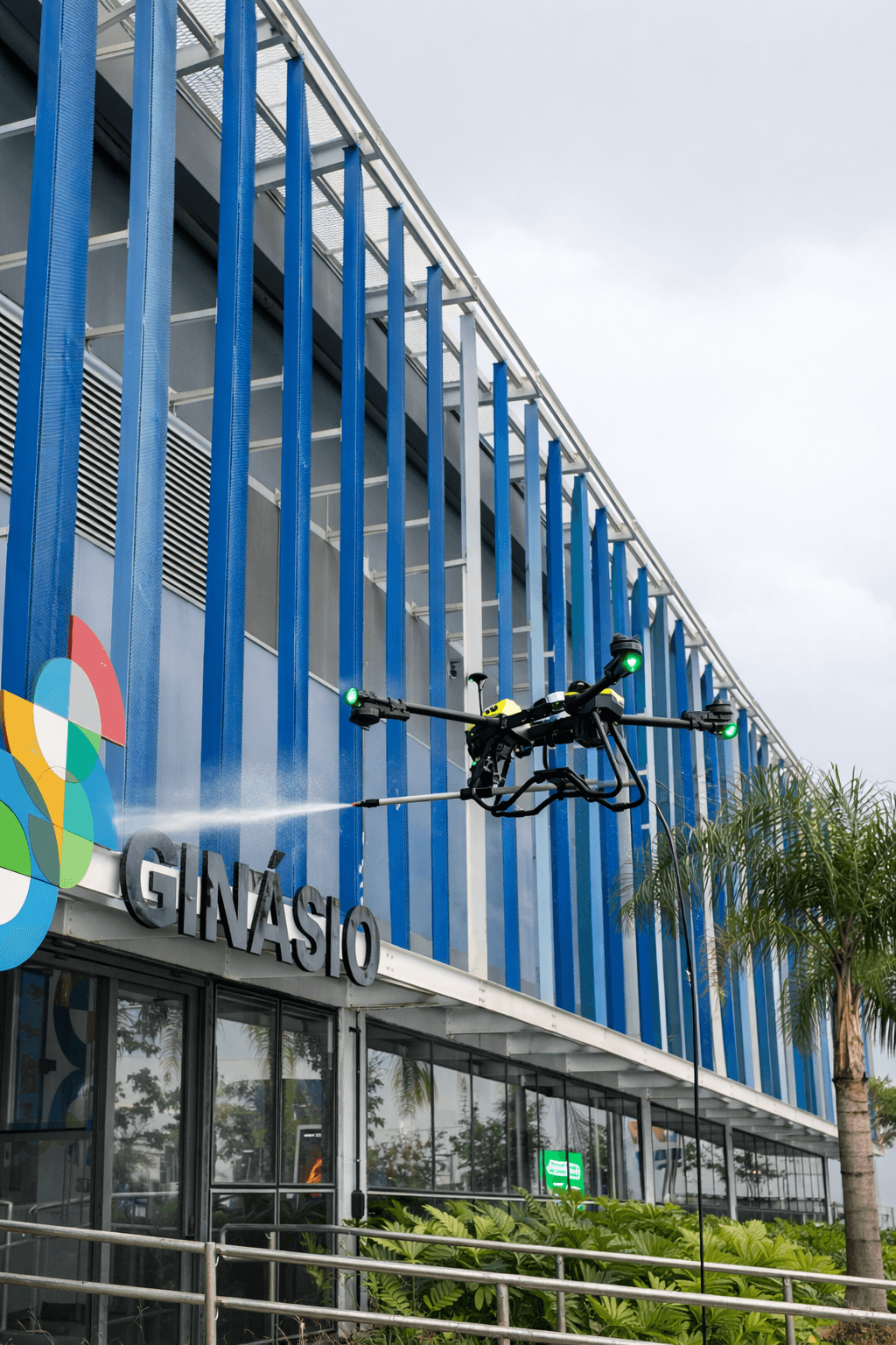 Limpeza em altura com drone em Florianópolis: inovação, agilidade e segurança com a Excelência BC