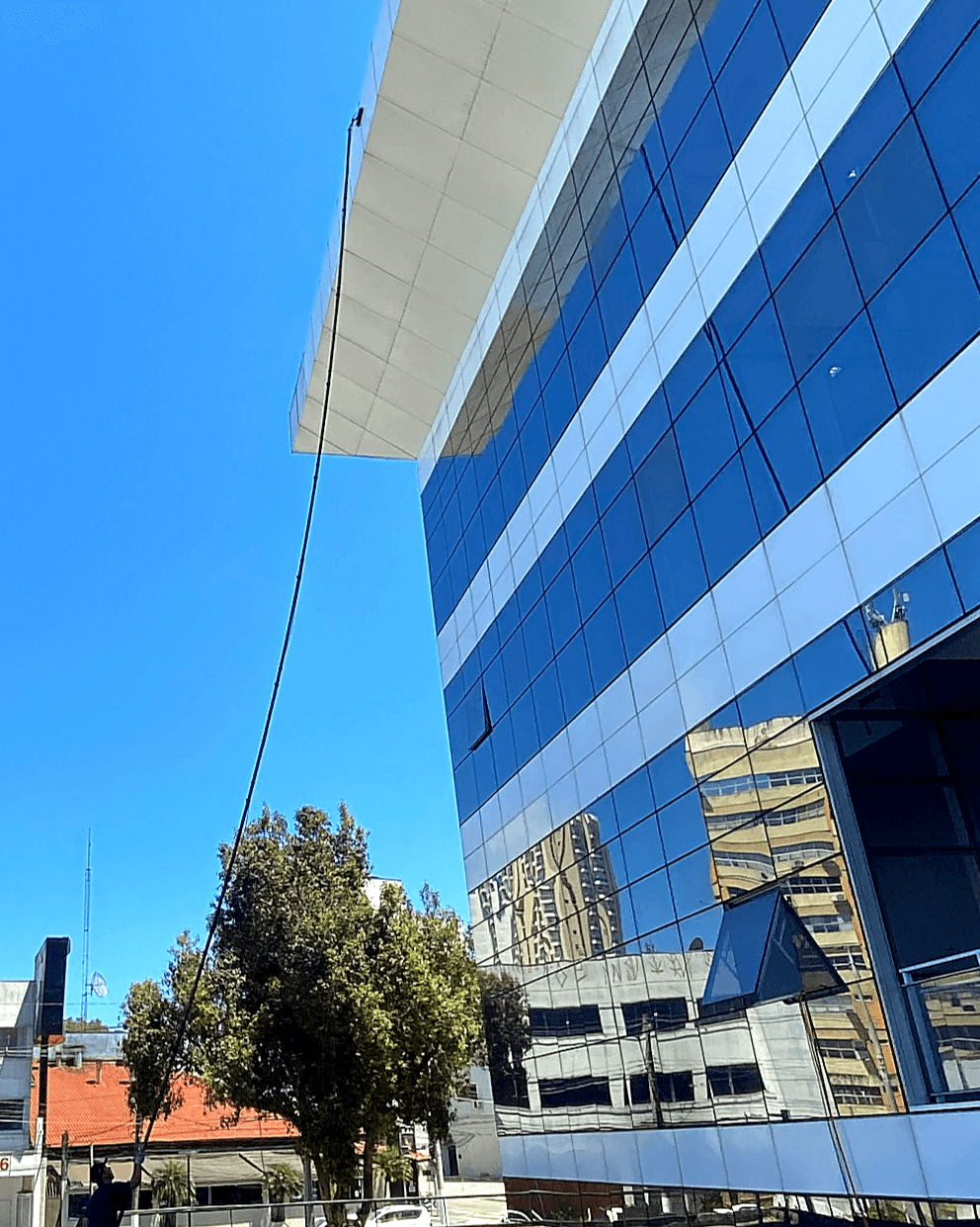 Limpeza de fachadas em Florianópolis: tecnologia e segurança com a Excelência BC